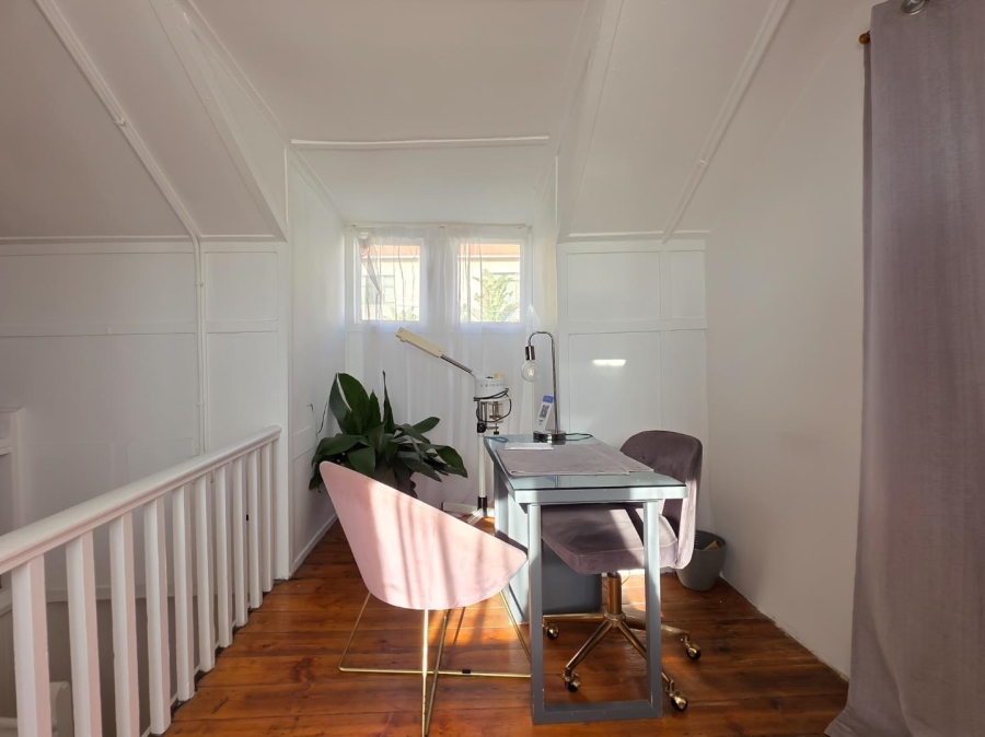 2 Bedroom Property for Sale in Sea Point Western Cape